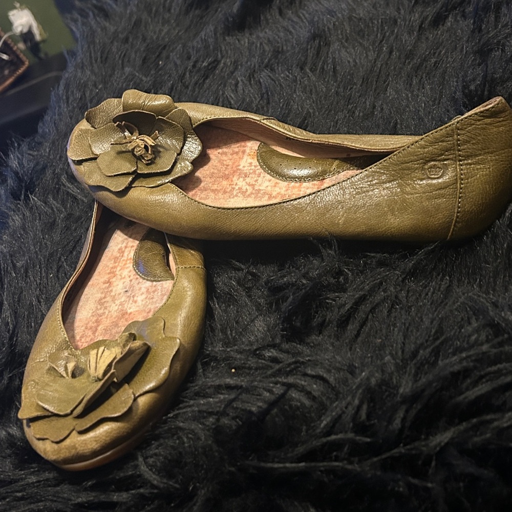 BORN Women's Adelisa Flower Green Full-Grain Leather Flats Sz 11 - Picture 15 of 15